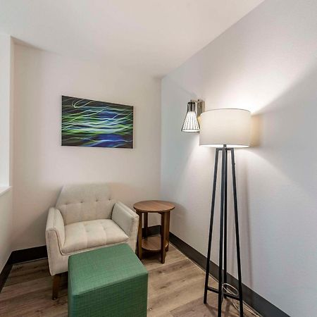 Comfort Suites Colorado Springs East - Medical Center Area Bagian luar foto
