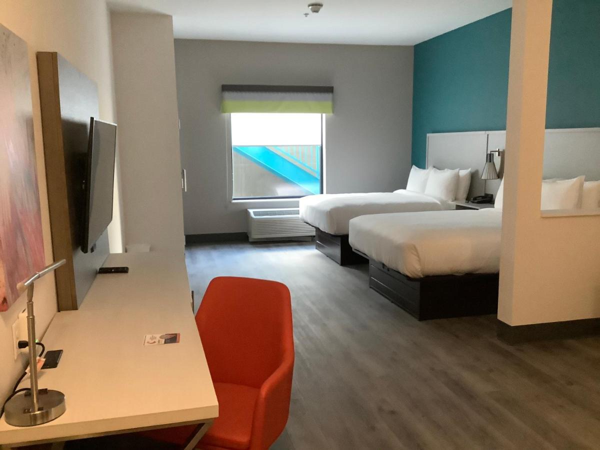 Comfort Suites Colorado Springs East - Medical Center Area Bagian luar foto