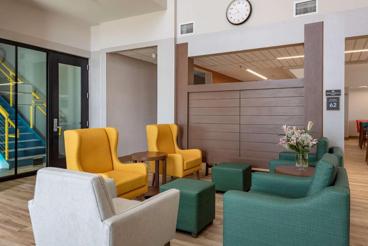 Comfort Suites Colorado Springs East - Medical Center Area Bagian luar foto
