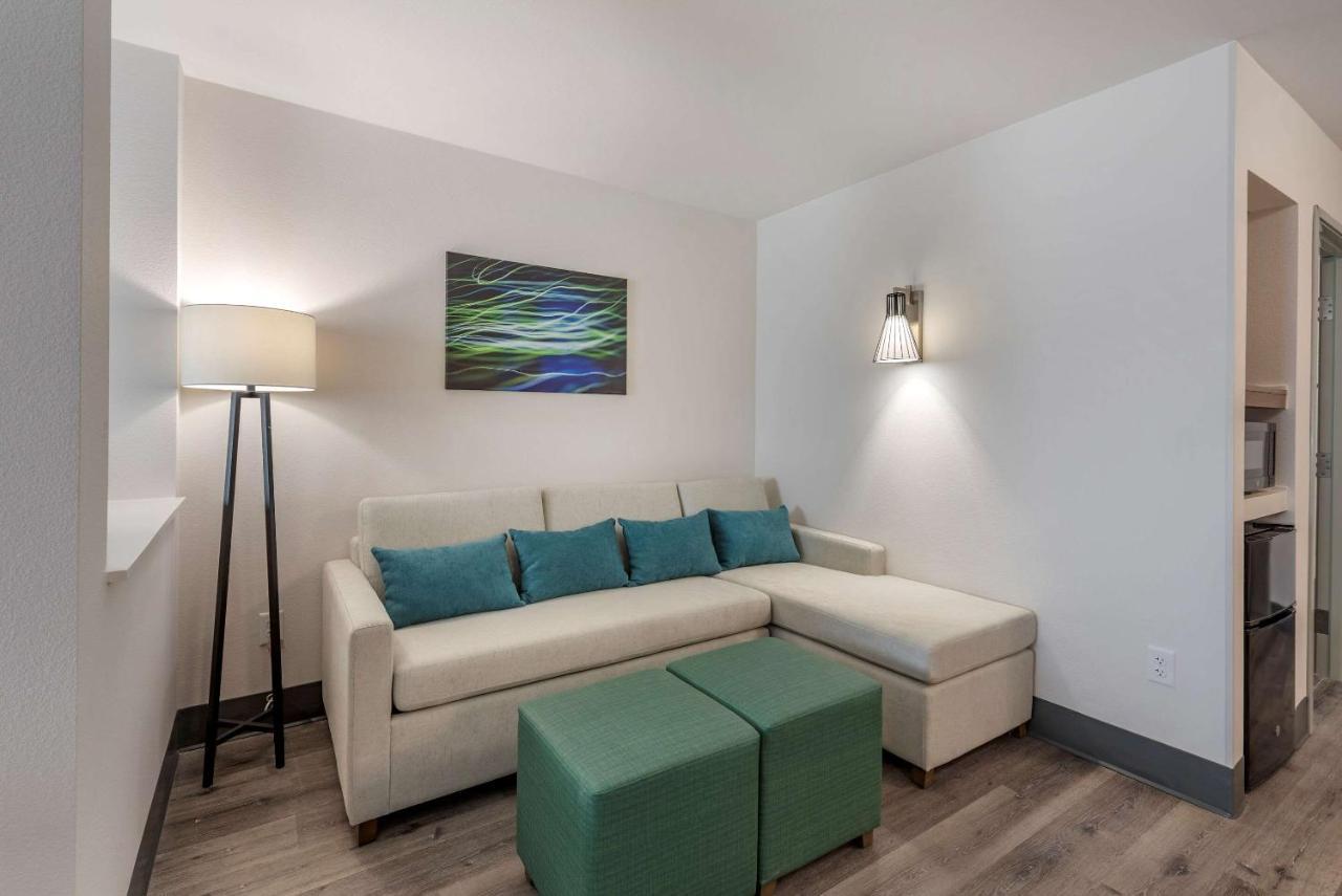Comfort Suites Colorado Springs East - Medical Center Area Bagian luar foto