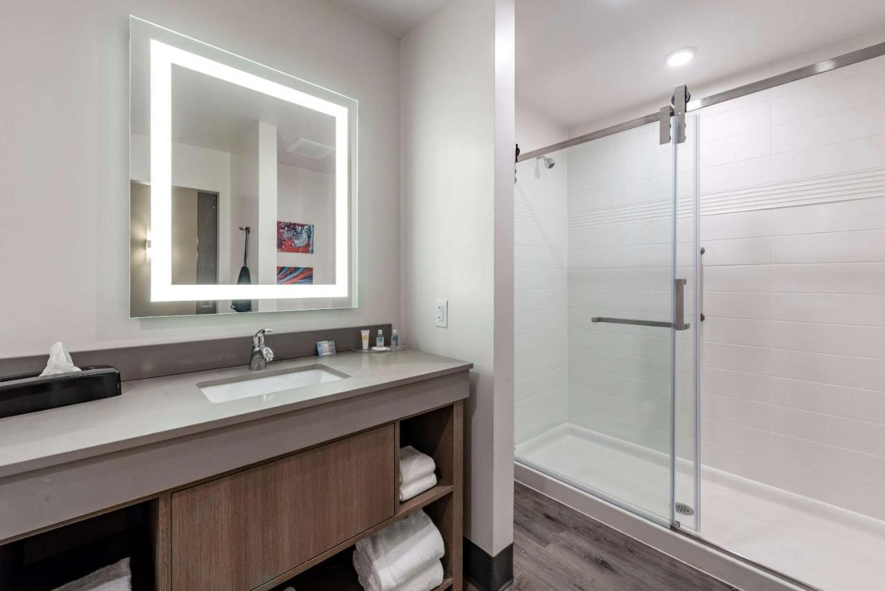 Comfort Suites Colorado Springs East - Medical Center Area Bagian luar foto