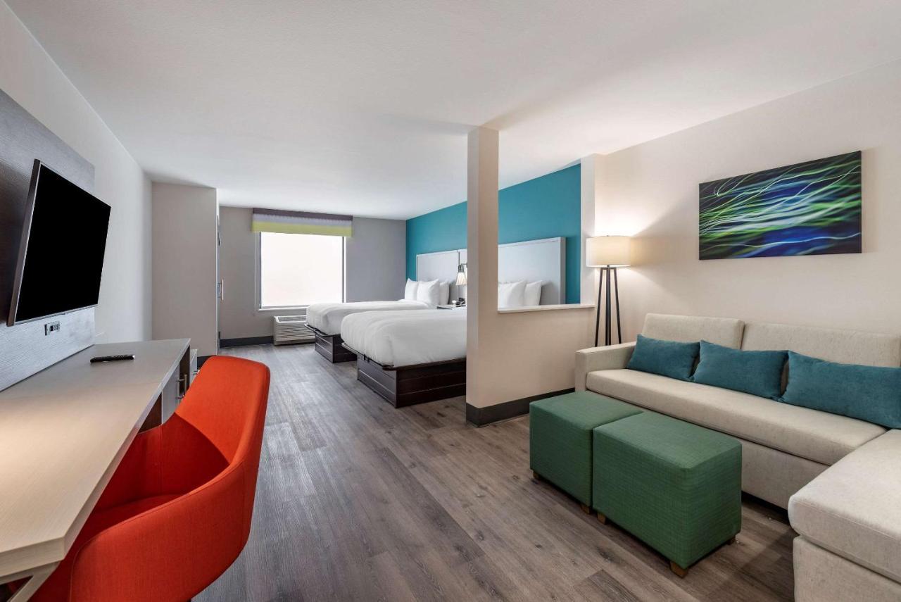 Comfort Suites Colorado Springs East - Medical Center Area Bagian luar foto