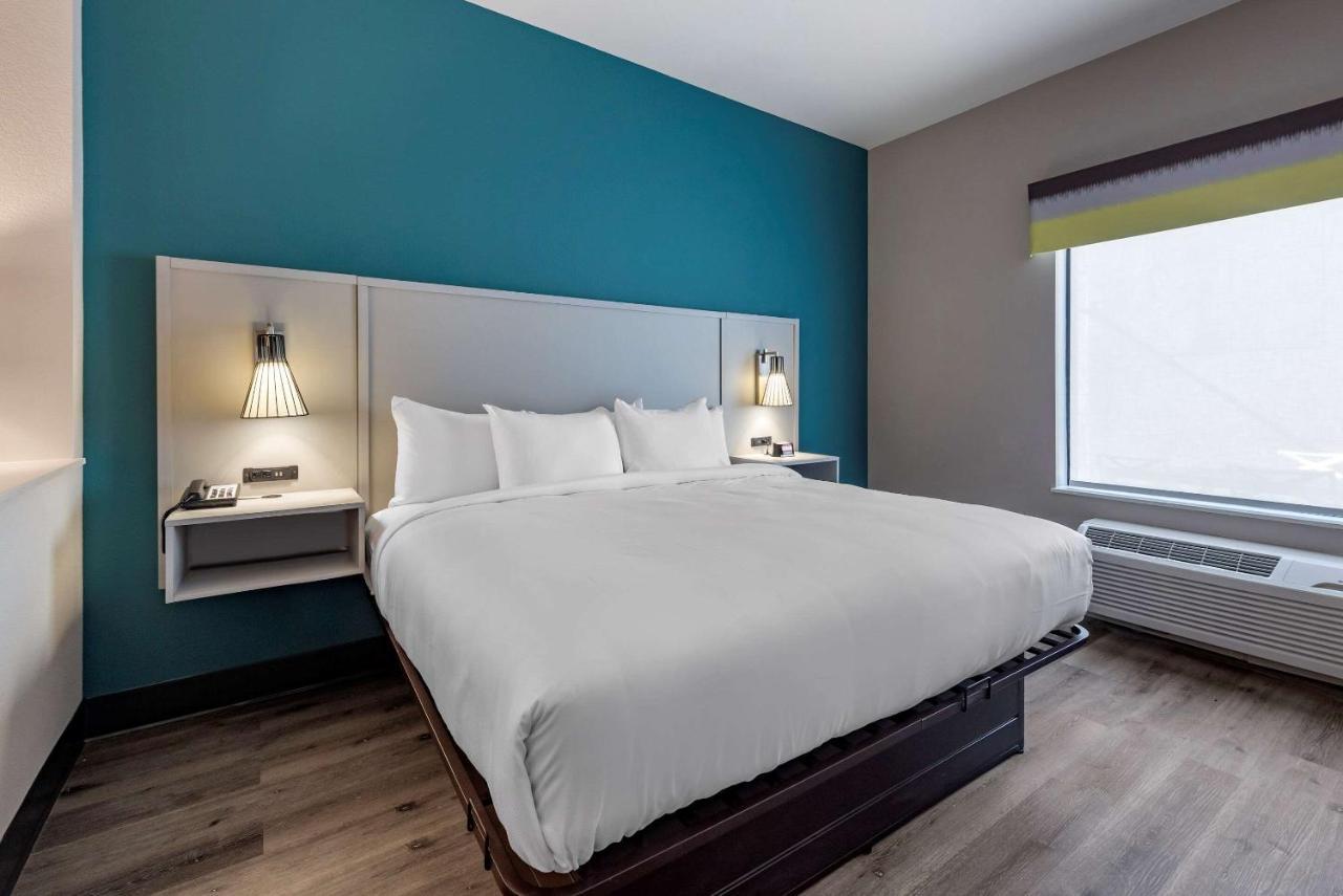 Comfort Suites Colorado Springs East - Medical Center Area Bagian luar foto