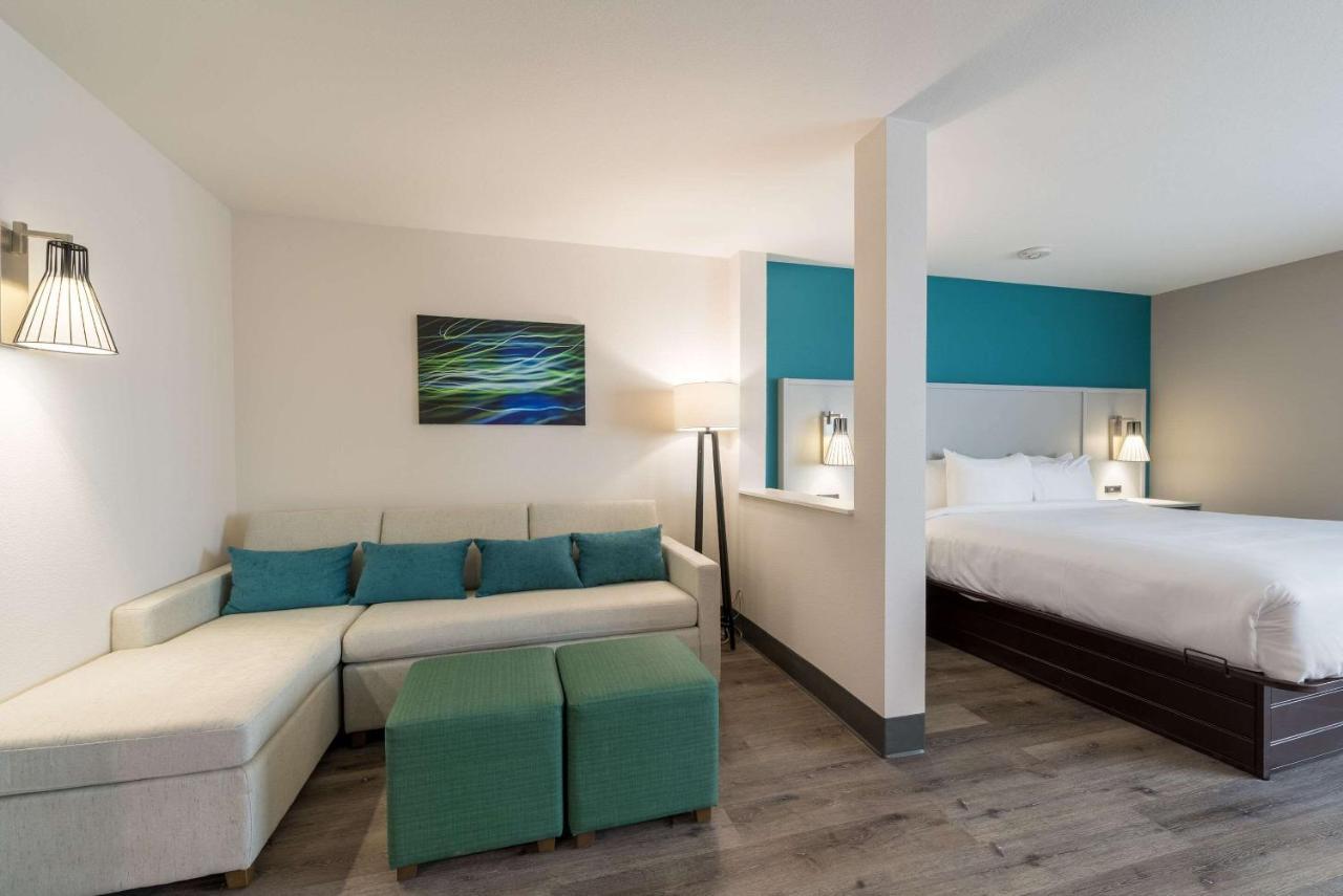 Comfort Suites Colorado Springs East - Medical Center Area Bagian luar foto