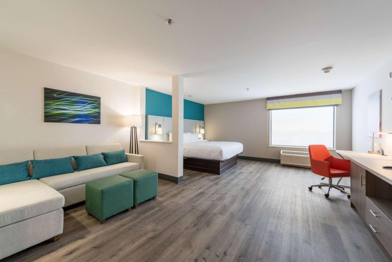 Comfort Suites Colorado Springs East - Medical Center Area Bagian luar foto