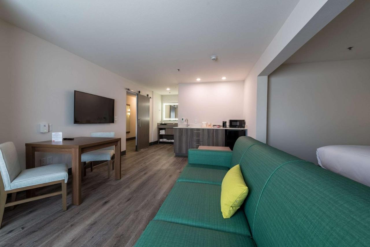 Comfort Suites Colorado Springs East - Medical Center Area Bagian luar foto