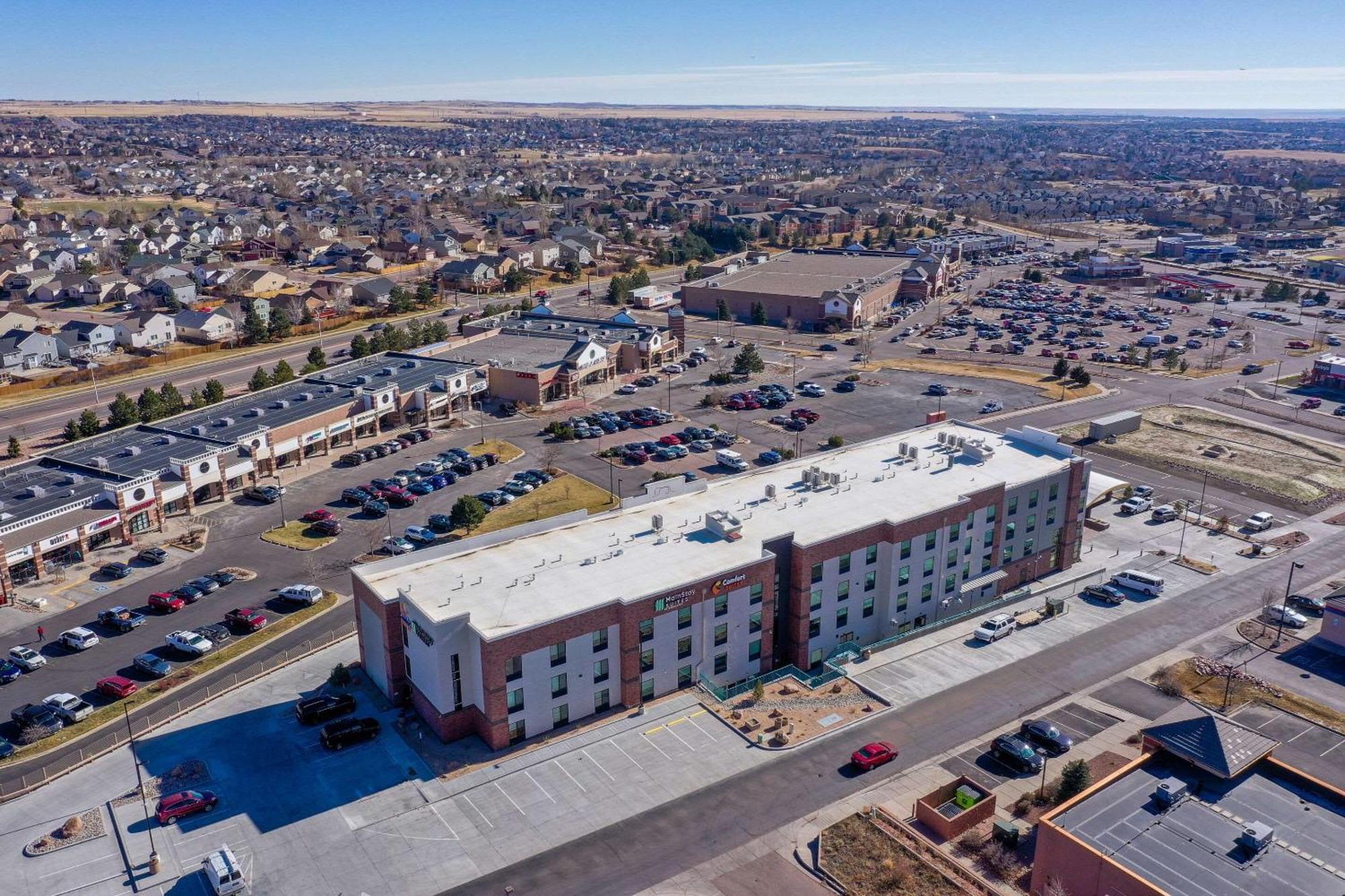 Comfort Suites Colorado Springs East - Medical Center Area Bagian luar foto