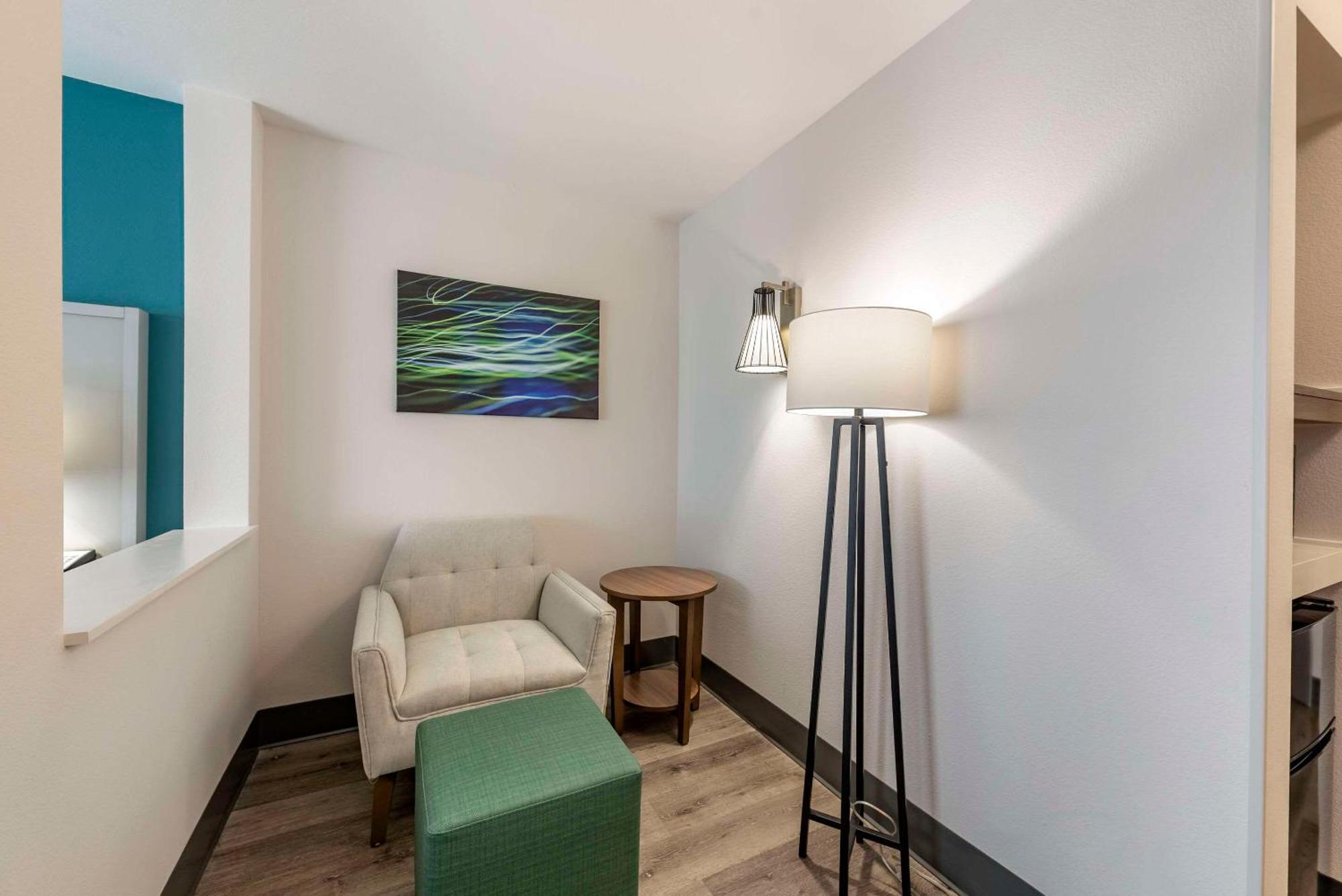 Comfort Suites Colorado Springs East - Medical Center Area Bagian luar foto